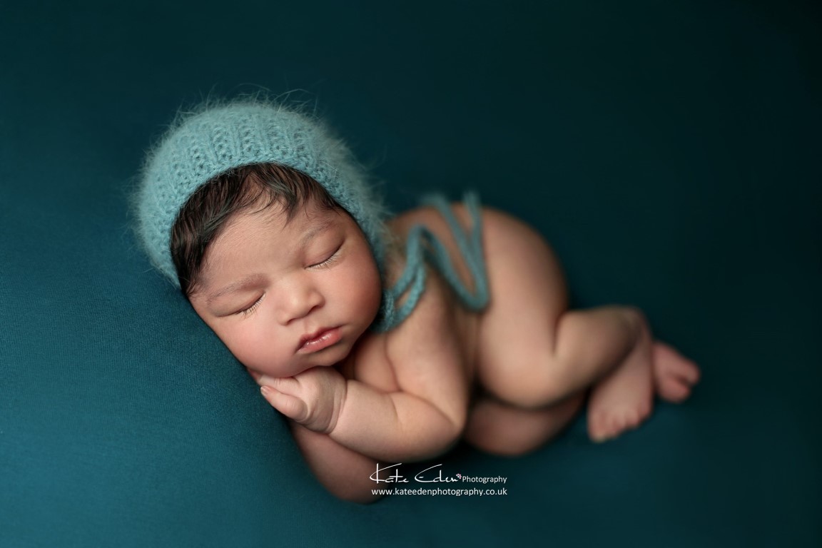 Newborn baby boy in teal | newborn photoshoot in Milton Keynes | Kate Eden photography