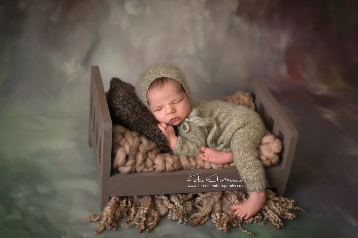 Newborn baby in mini-bed - Kate Eden Photography - Milton Keynes newborn photographer