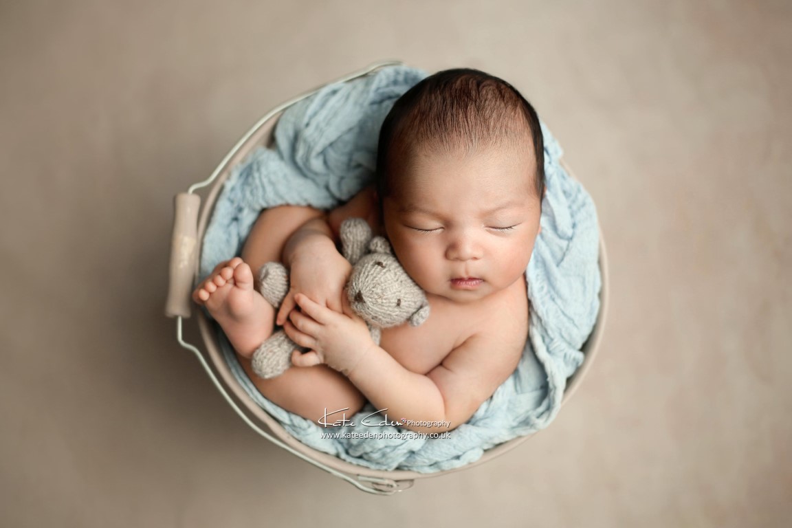 Newborn photoshoot in Milton Keynes | Kate Eden Photography