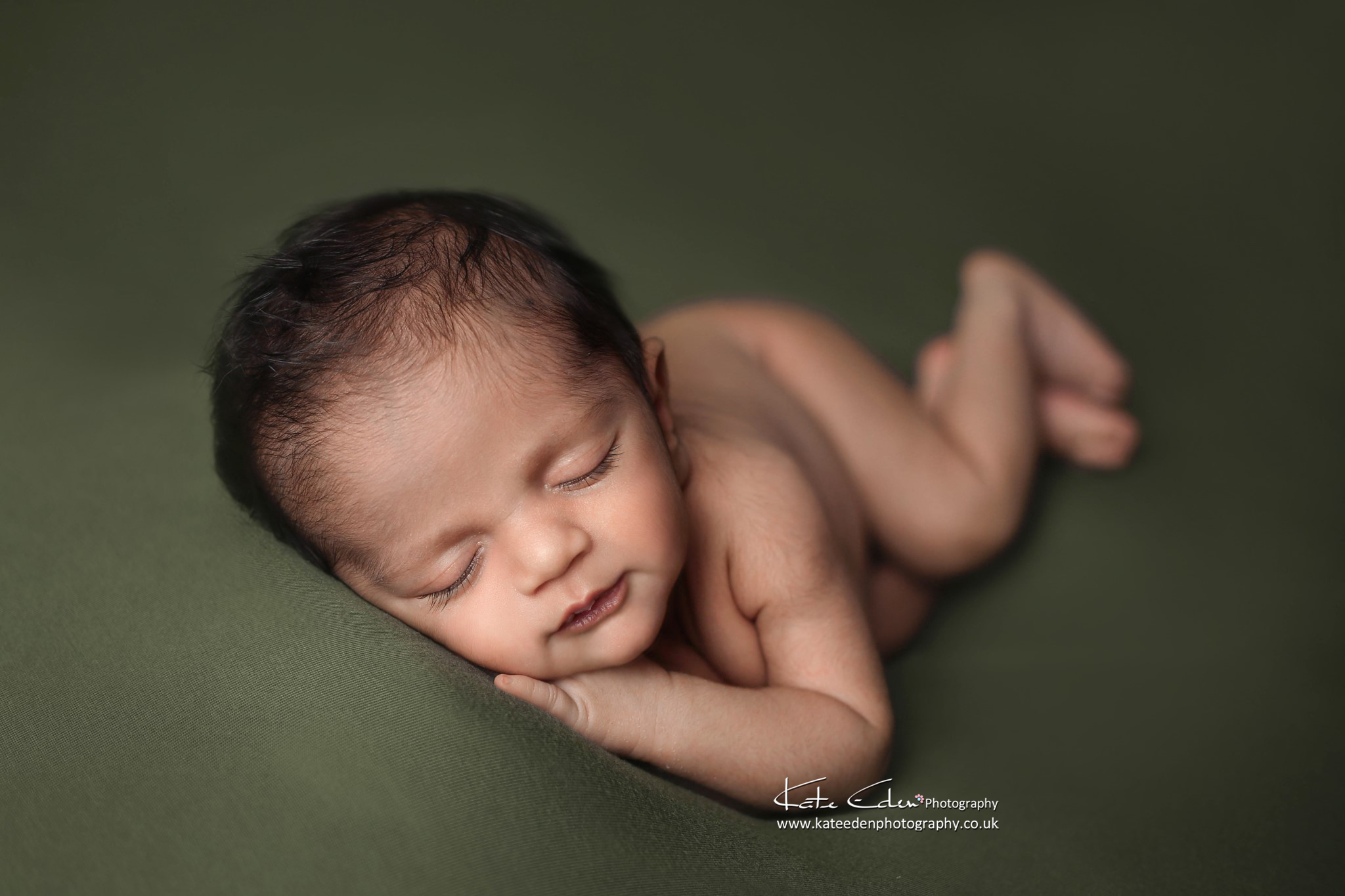Newborn session in Milton Keynes - Kate Eden Photography 