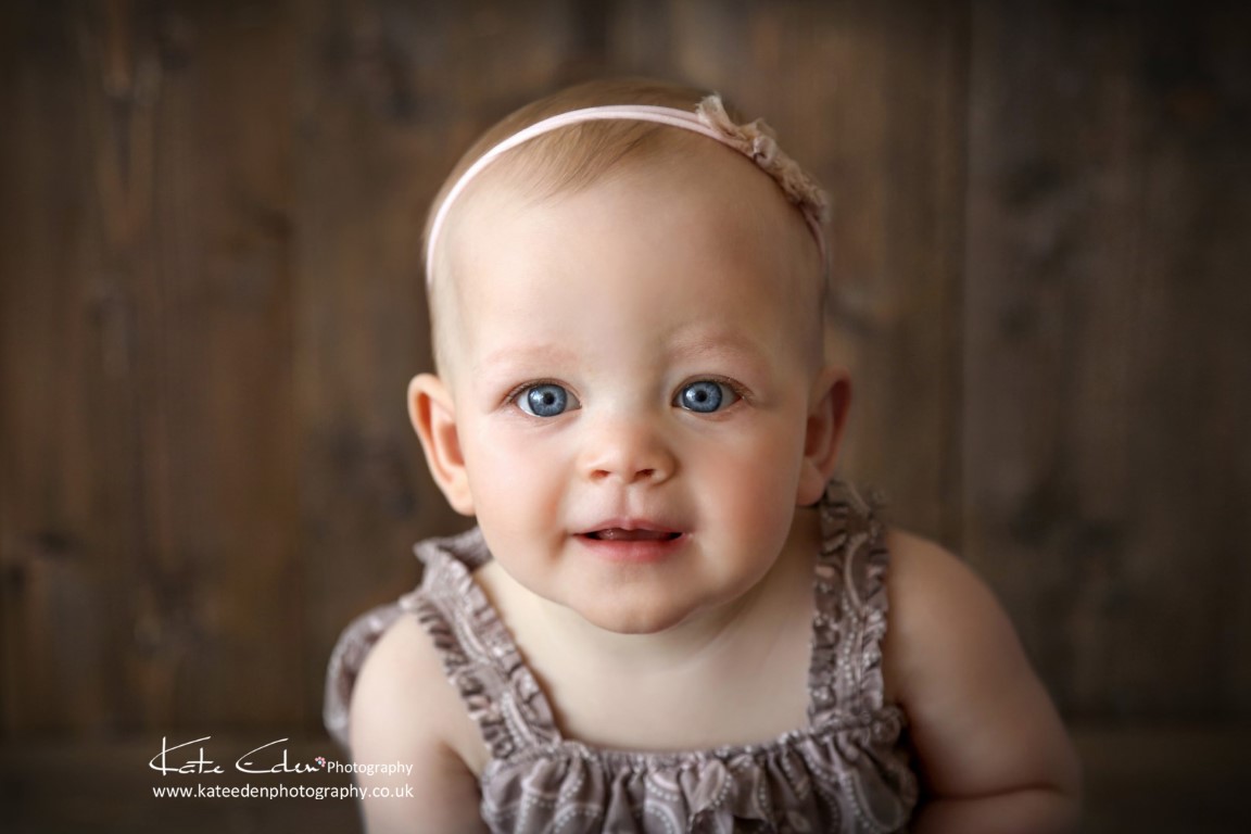 10 months old baby girl - baby photographer Aberdeen