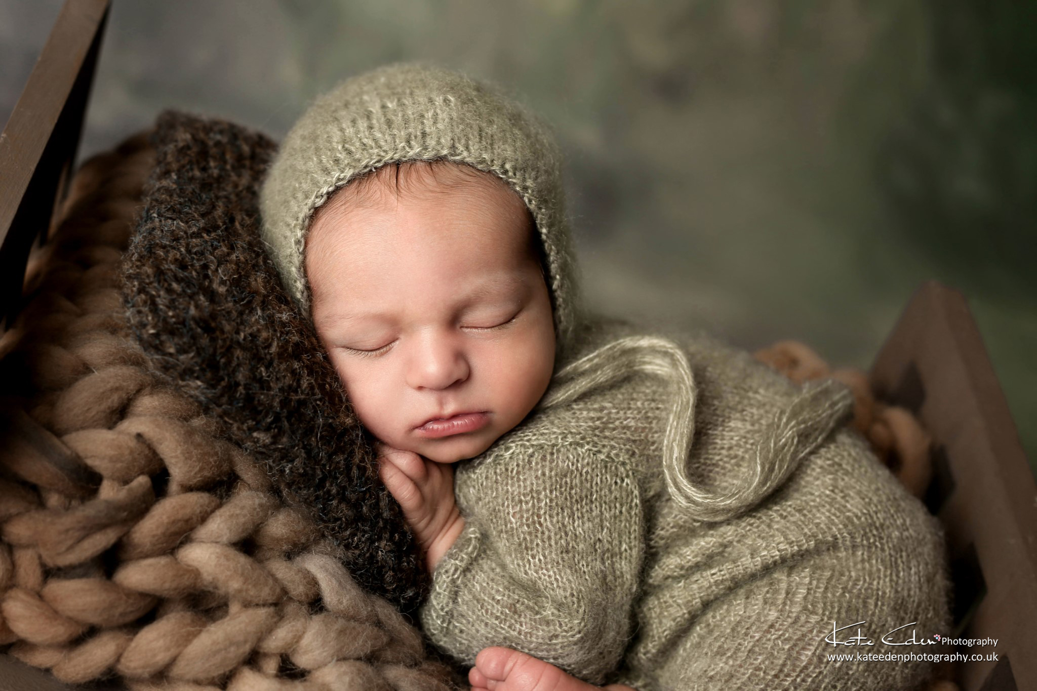Newborn baby photoshoot in Milton| Keynes Kate Eden Photography