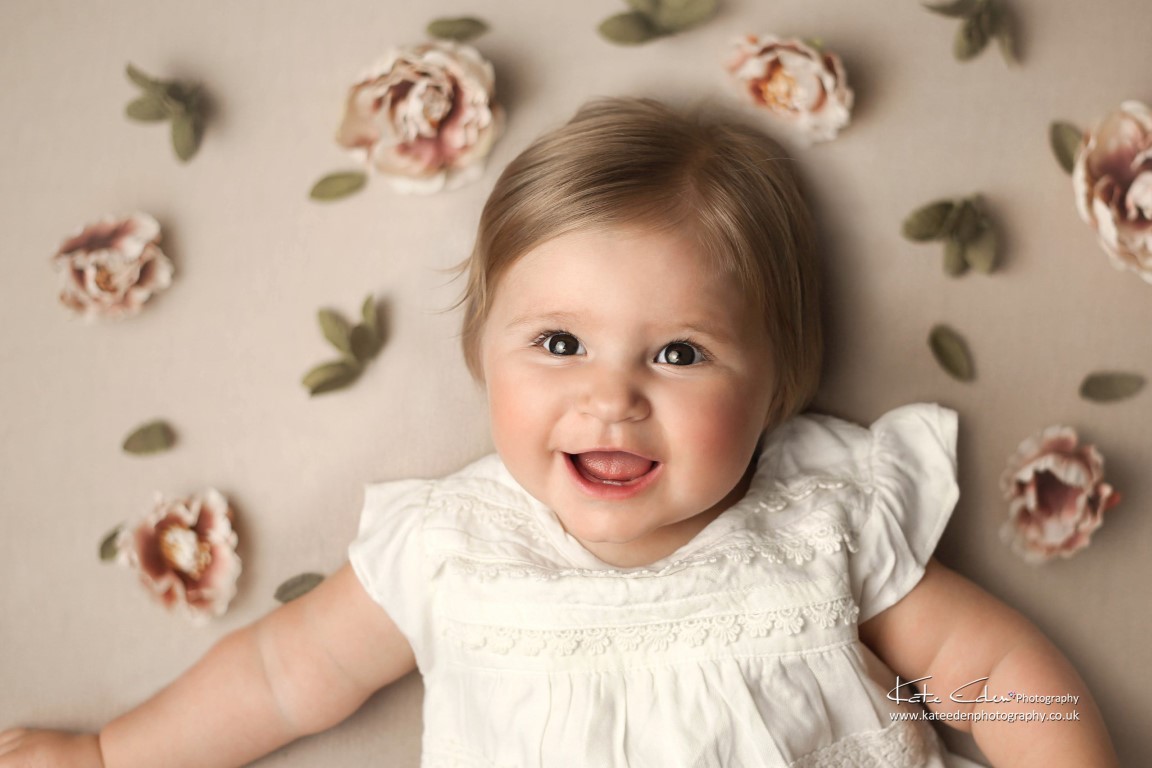 Milton Keynes baby Photographer|Kate Eden Photography | baby girl 6 months old